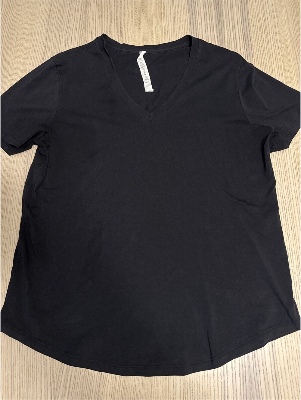 Lululemon Love V-Neck T-Shirt Black Pima Cotton Short Sleeve Curved Hem Size 10